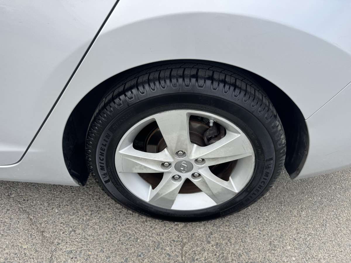 2013 Hyundai Elantra GLS Image 15 of 34