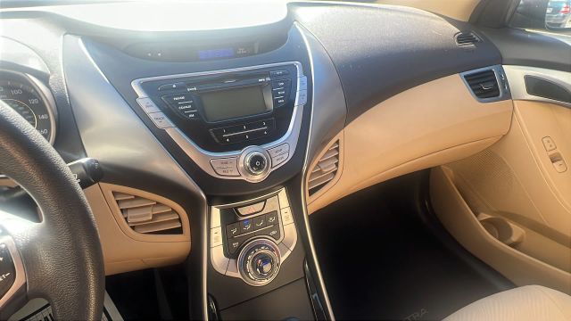 2013 Hyundai Elantra GLS PZEV Image 31 of 32