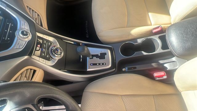 2013 Hyundai Elantra GLS PZEV Image 20 of 32