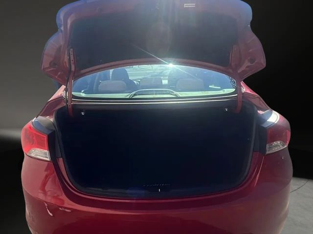 2013 Hyundai Elantra GLS PZEV Image 7 of 32