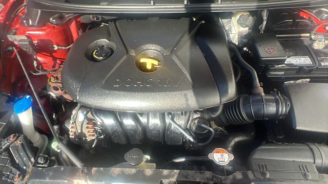 2013 Hyundai Elantra GLS PZEV Image 10 of 32