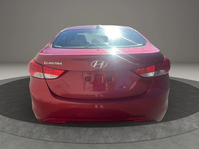 2013 Hyundai Elantra GLS PZEV Image 8 of 32