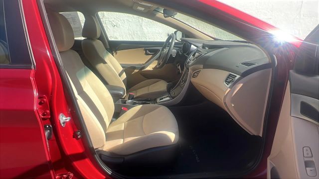 2013 Hyundai Elantra GLS PZEV Image 12 of 32