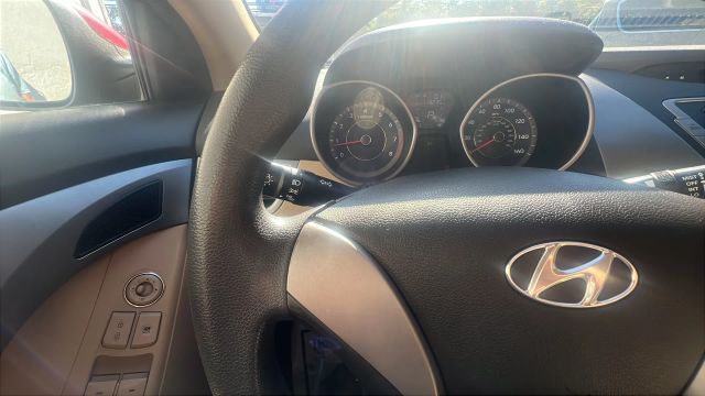 2013 Hyundai Elantra GLS PZEV Image 28 of 32