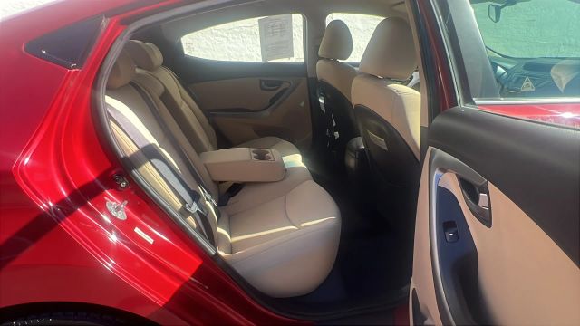 2013 Hyundai Elantra GLS PZEV Image 13 of 32