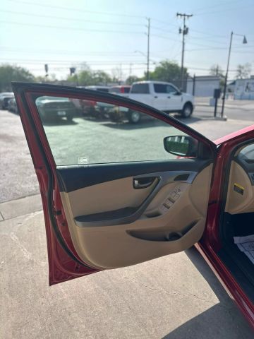 Vehicle image 7 of 12