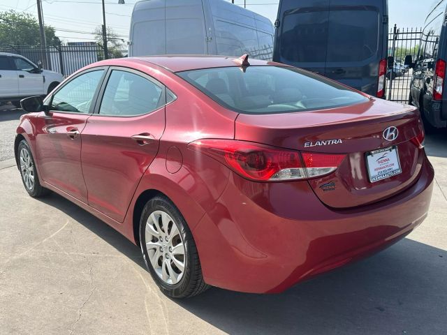 Vehicle image 4 of 12