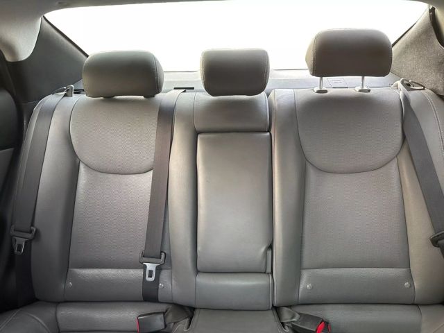Vehicle image 17 of 24