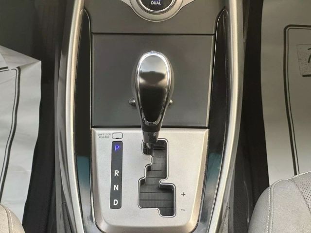 Vehicle image 15 of 24