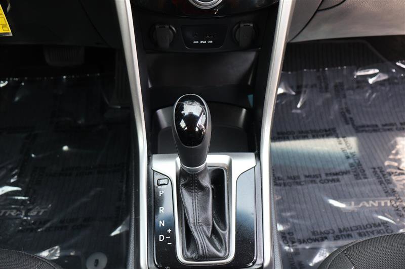 Vehicle image 17 of 30