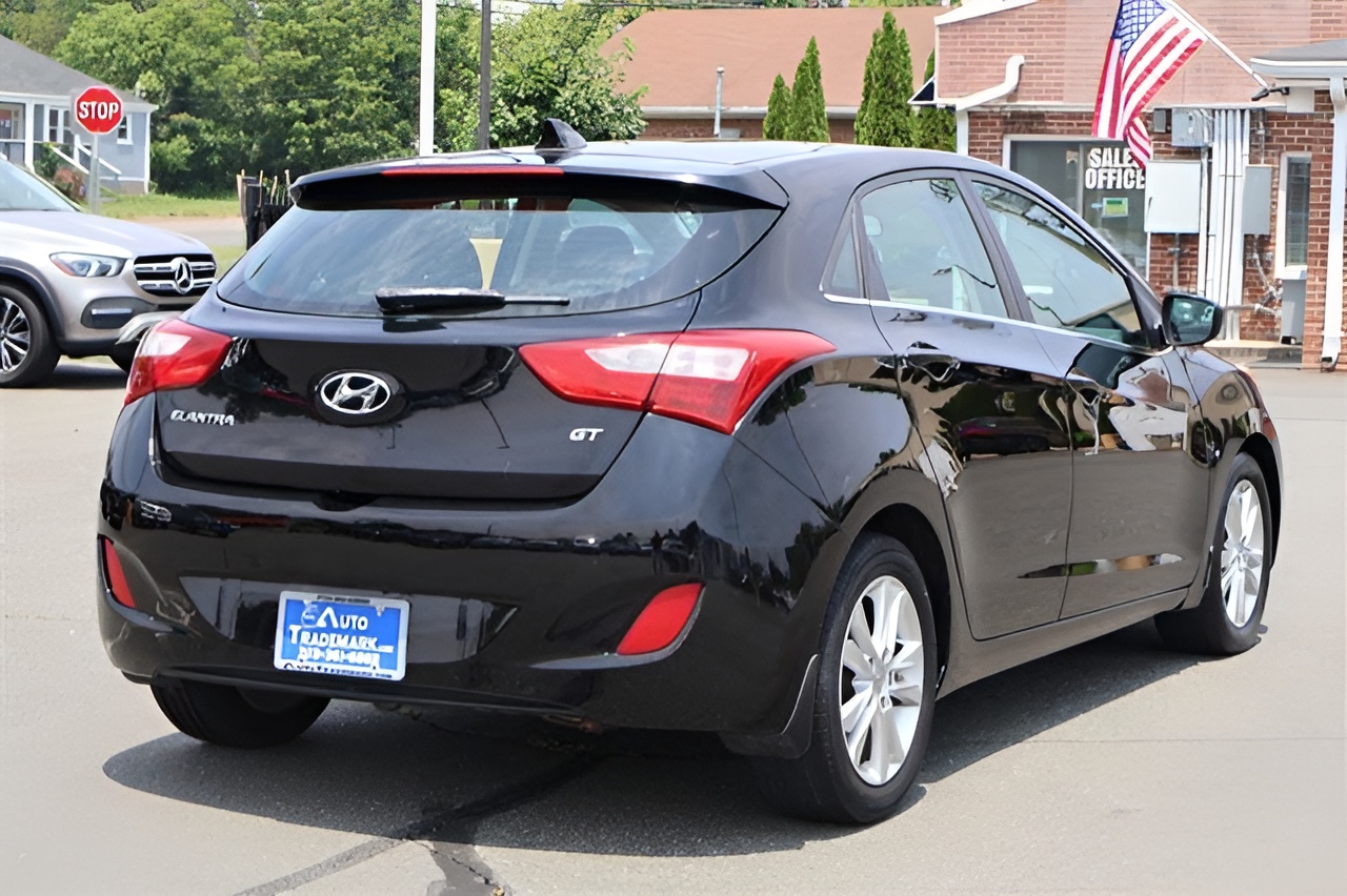 Vehicle image 27 of 30