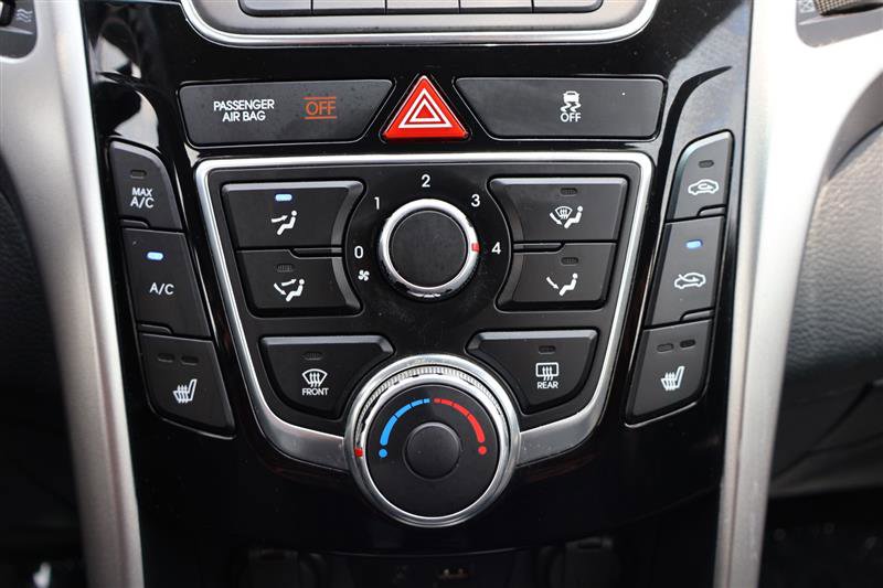 Vehicle image 16 of 30