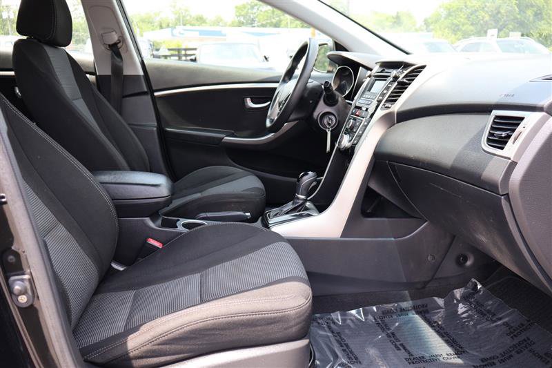 Vehicle image 13 of 30