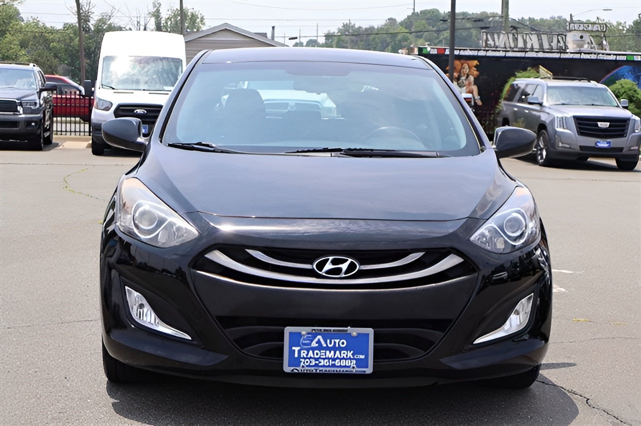 Vehicle image 24 of 30