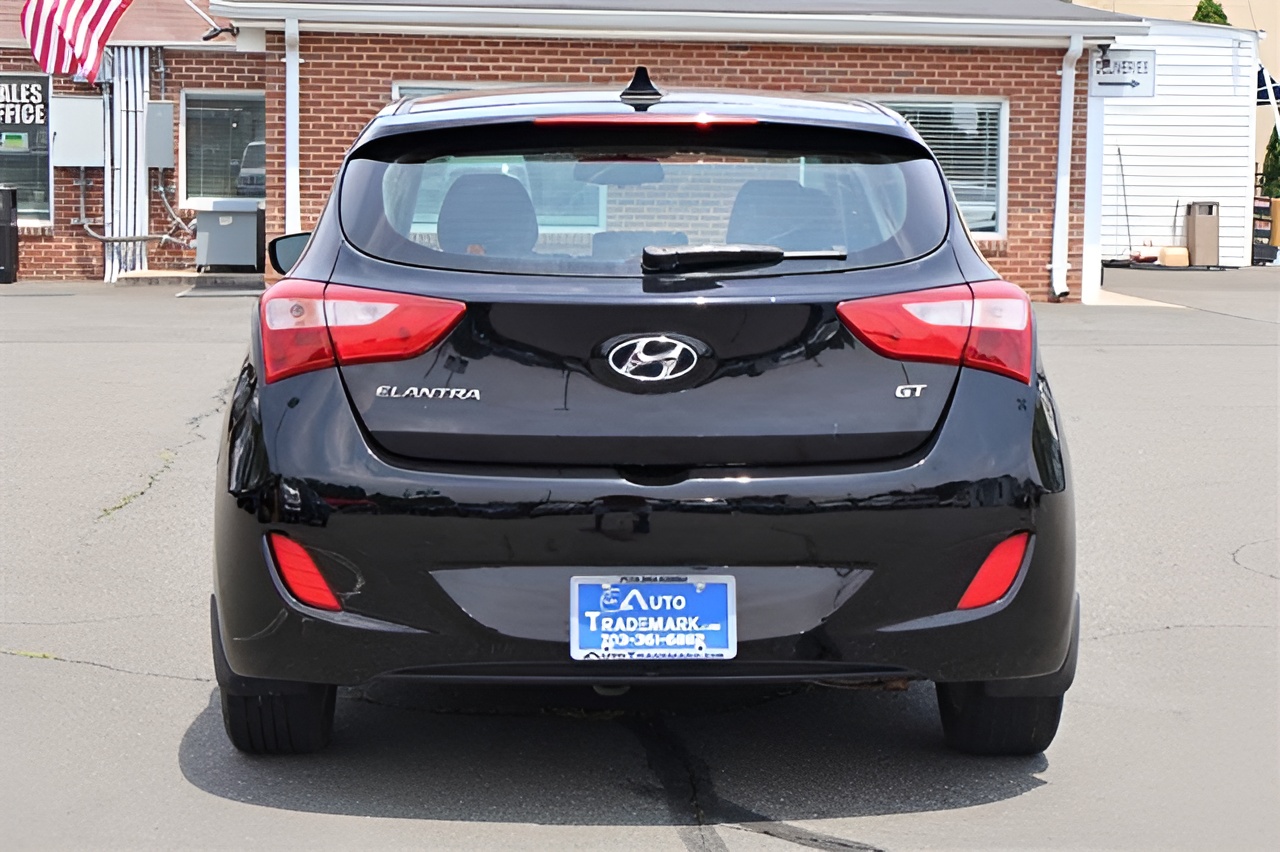Vehicle image 28 of 30