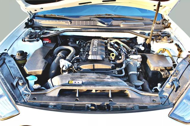 2013 Hyundai Genesis 2.0T Image 12 of 28