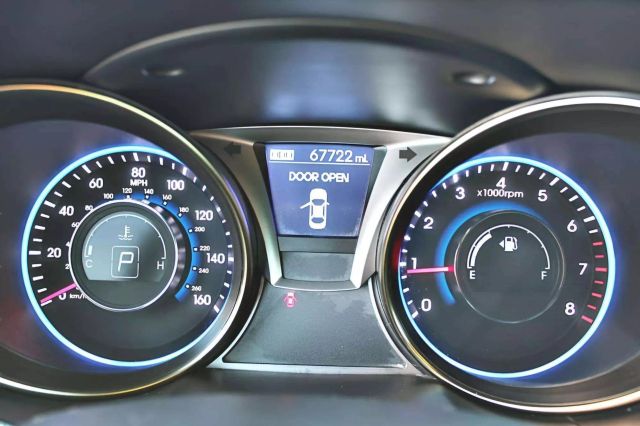 2013 Hyundai Genesis 2.0T Image 23 of 28