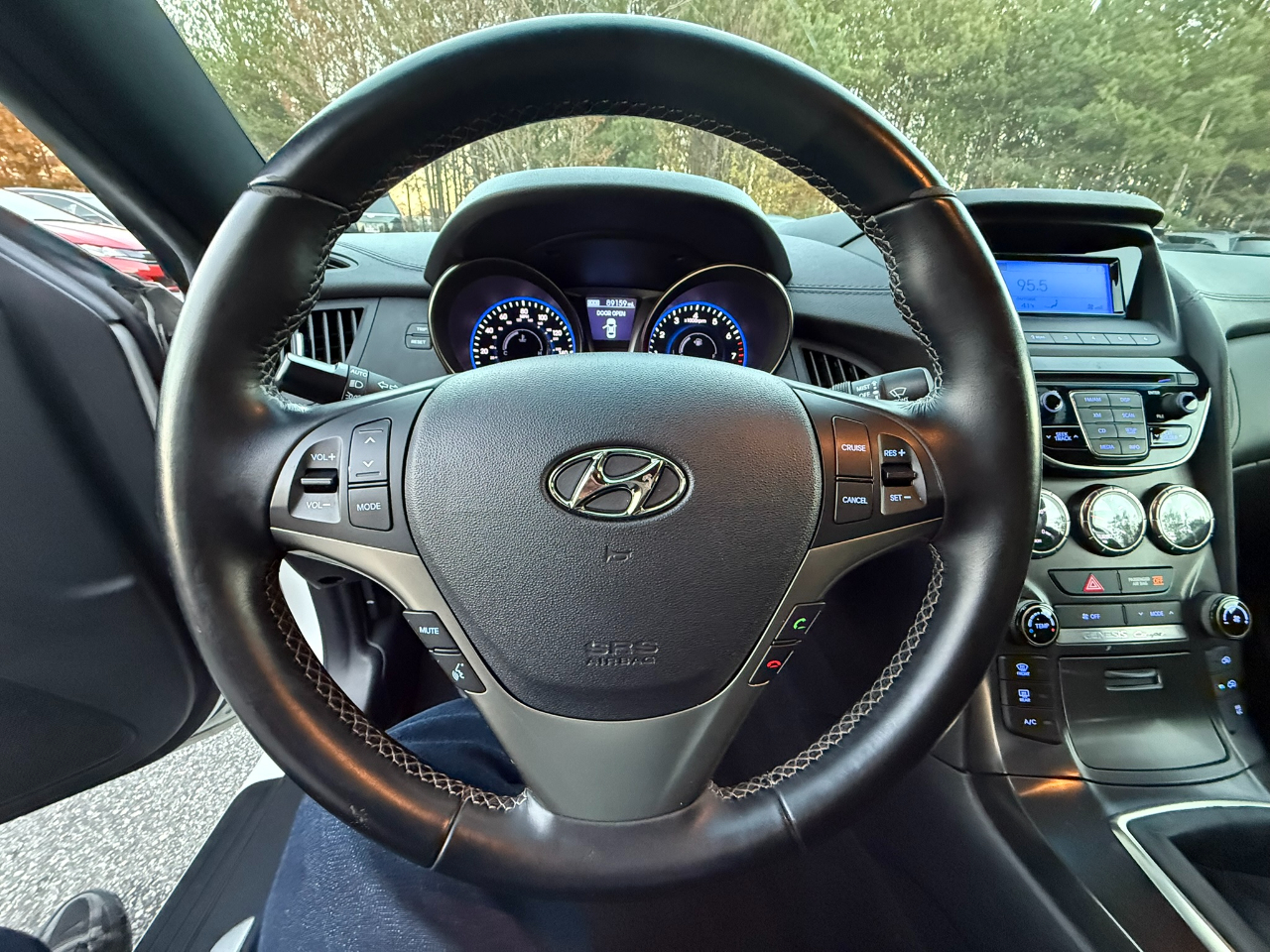 2013 Hyundai Genesis 2.0T Image 14 of 23