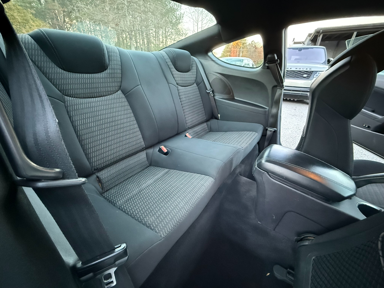 2013 Hyundai Genesis 2.0T Image 13 of 23