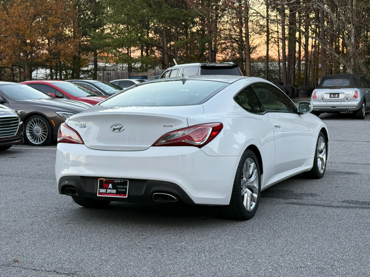 2013 Hyundai Genesis 2.0T Image 5 of 23