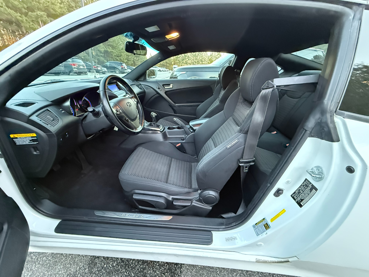 2013 Hyundai Genesis 2.0T Image 9 of 23