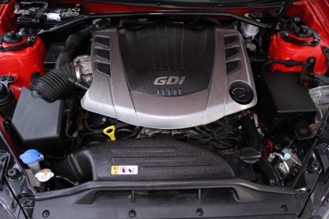 2013 Hyundai Genesis 3.8 Track Image 6 of 24