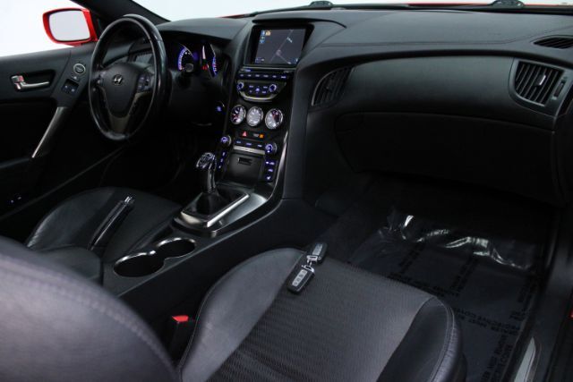 2013 Hyundai Genesis 3.8 Track Image 12 of 24