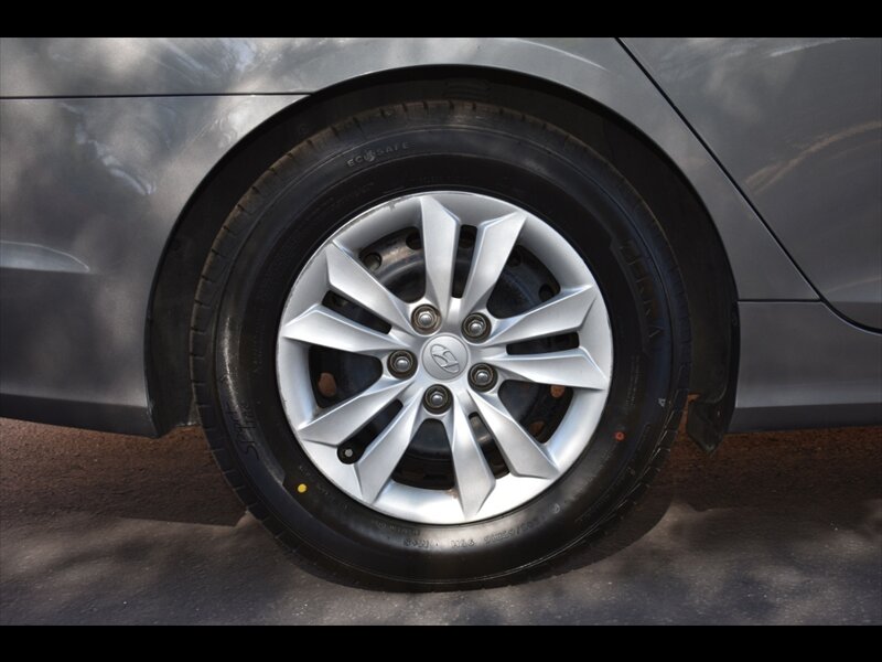 2013 Hyundai Sonata GLS PZEV Image 13 of 50