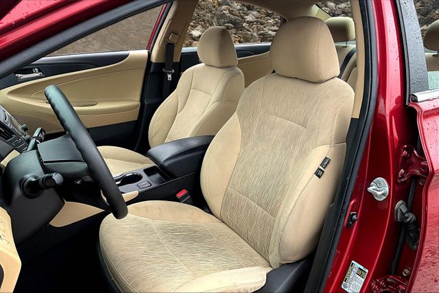 Vehicle image 22 of 30