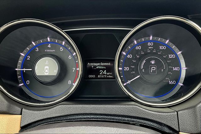 Vehicle image 19 of 30