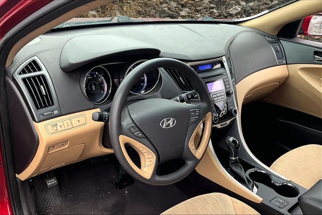 Vehicle image 13 of 30