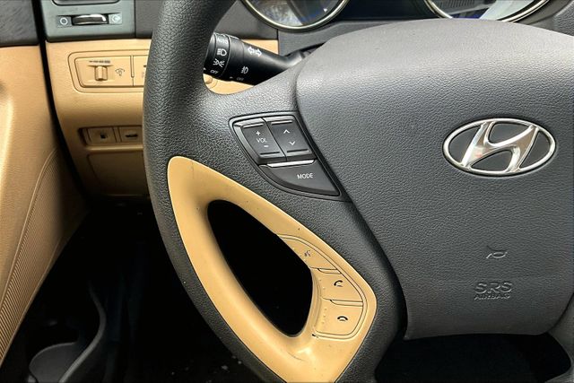 Vehicle image 17 of 30