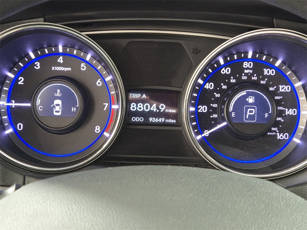 Vehicle image 25 of 29