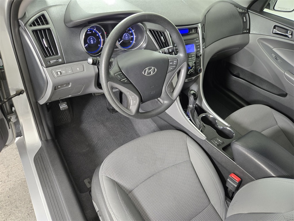 Vehicle image 14 of 29