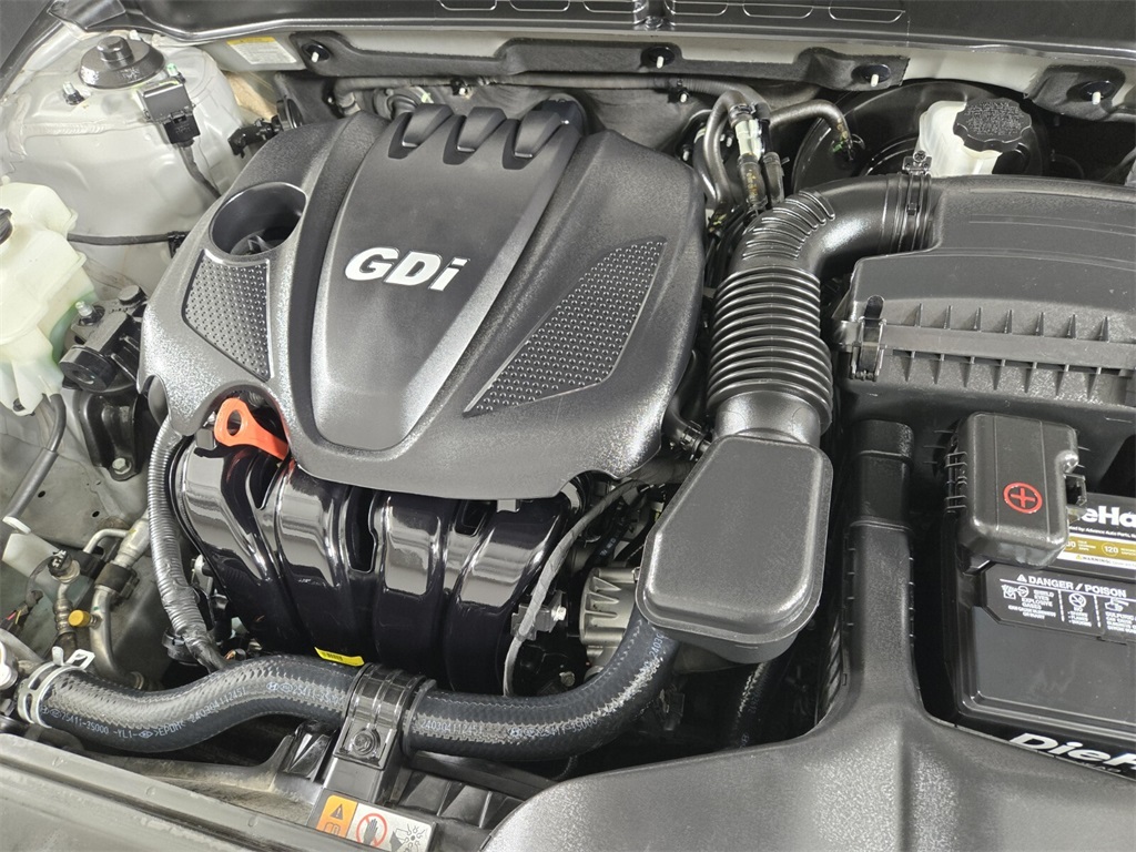 Vehicle image 21 of 29