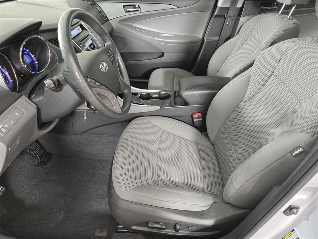Vehicle image 13 of 29