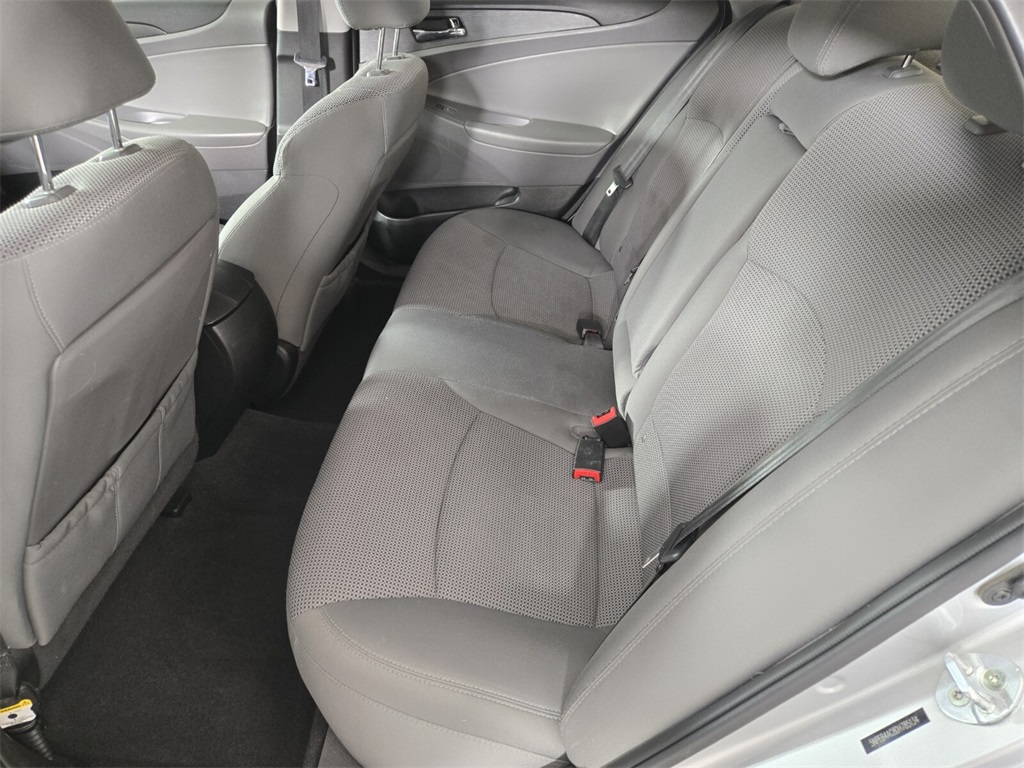 Vehicle image 15 of 29