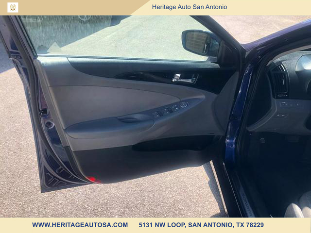 Vehicle image 8 of 13
