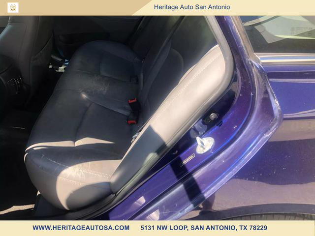 Vehicle image 11 of 13