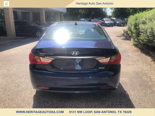 Vehicle image 5 of 13