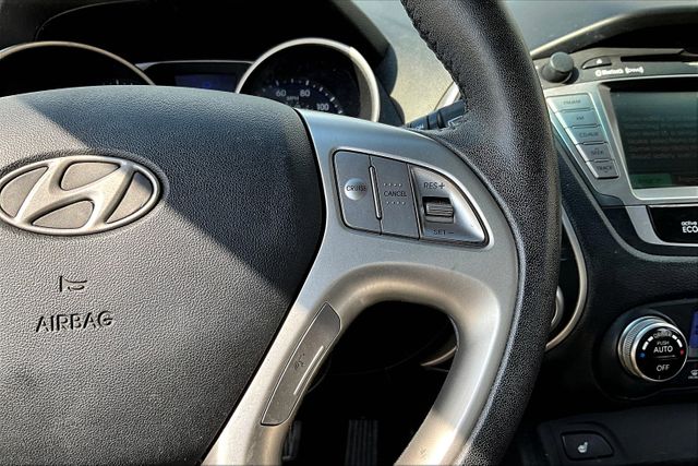 Vehicle image 18 of 33