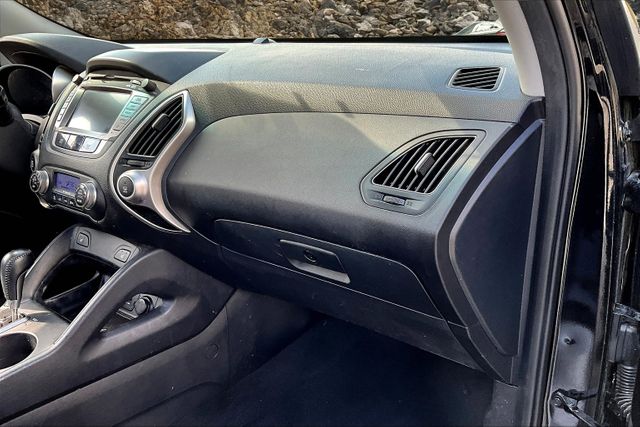 Vehicle image 16 of 33