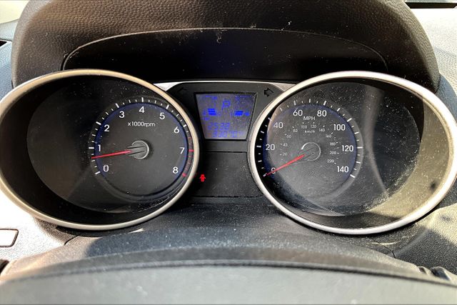Vehicle image 19 of 33