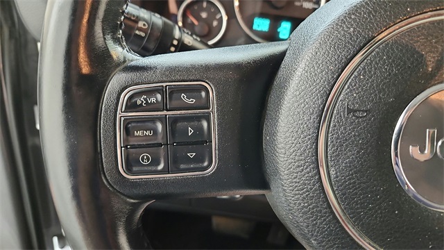 Vehicle image 16 of 29
