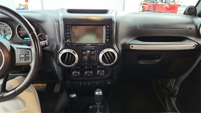 Vehicle image 14 of 29