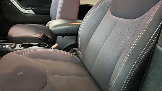 Vehicle image 28 of 29