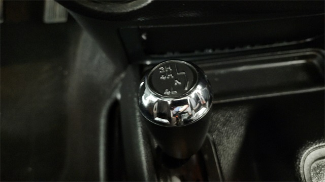 Vehicle image 24 of 29
