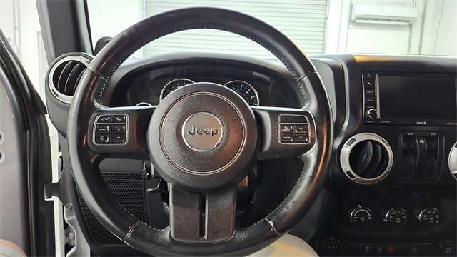 Vehicle image 17 of 29
