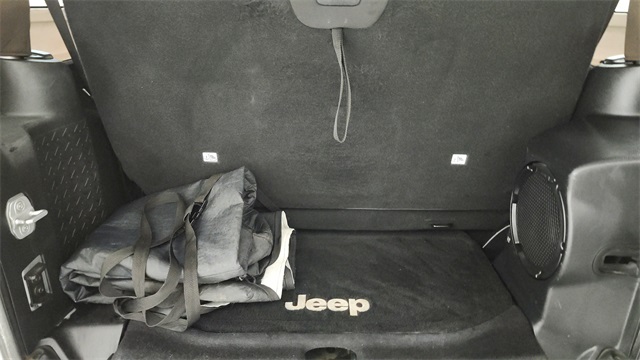 Vehicle image 9 of 29