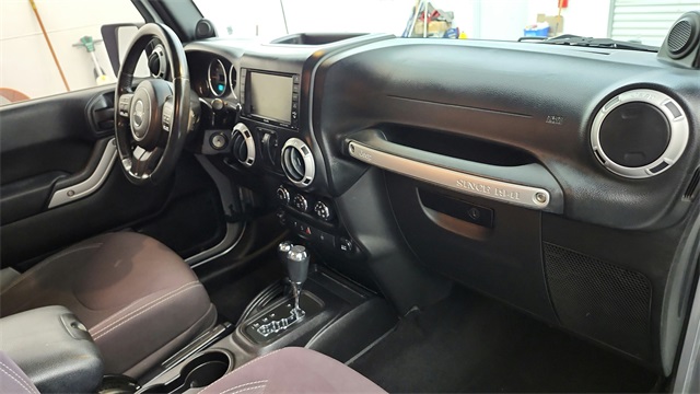 Vehicle image 13 of 29